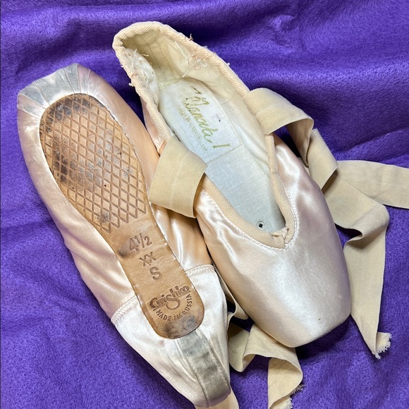 Grishko Ulanova I 4.5XX S Lightly Worn Pointe Shoes - Picture 1 of 7